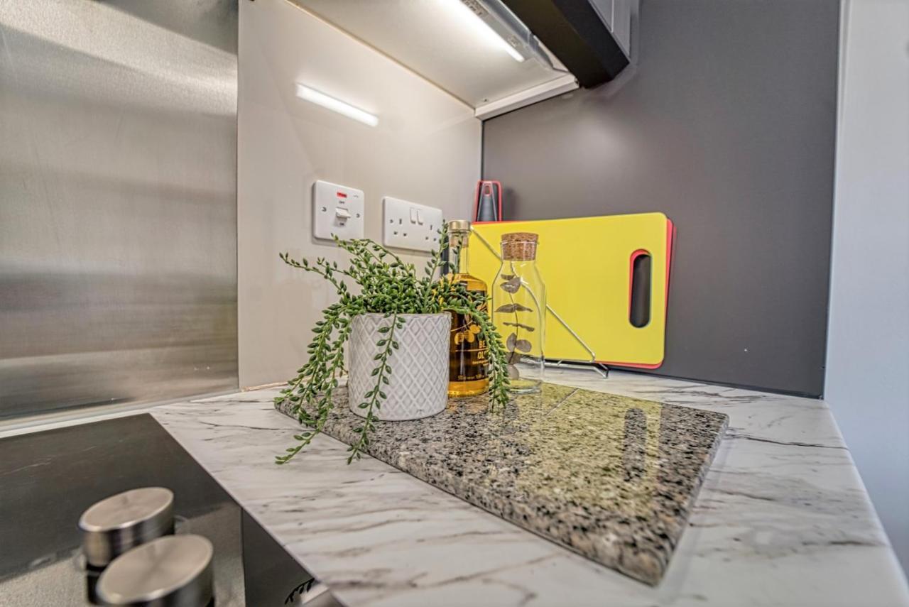 Host & Stay - Upper Tything Apartment Устър Екстериор снимка