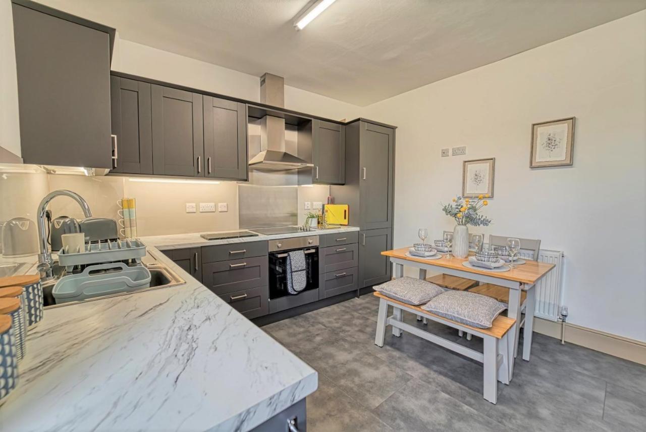 Host & Stay - Upper Tything Apartment Устър Екстериор снимка
